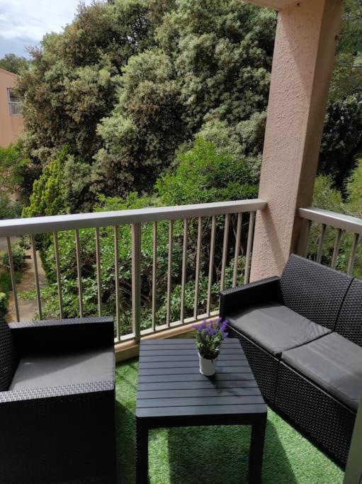 Charmant Studio Climatise 24 M2 Terrasse A 100M De La Plage Saint-Mandrier-sur-Mer Exterior photo